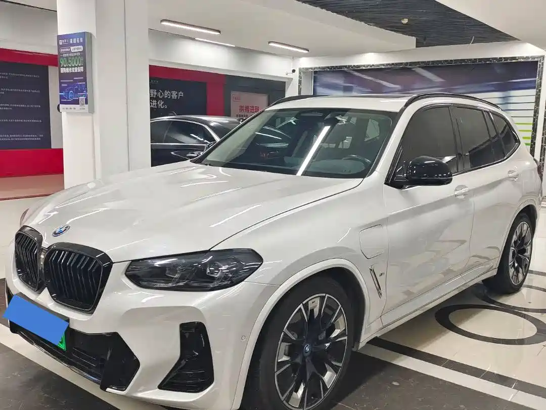 BMW IX3