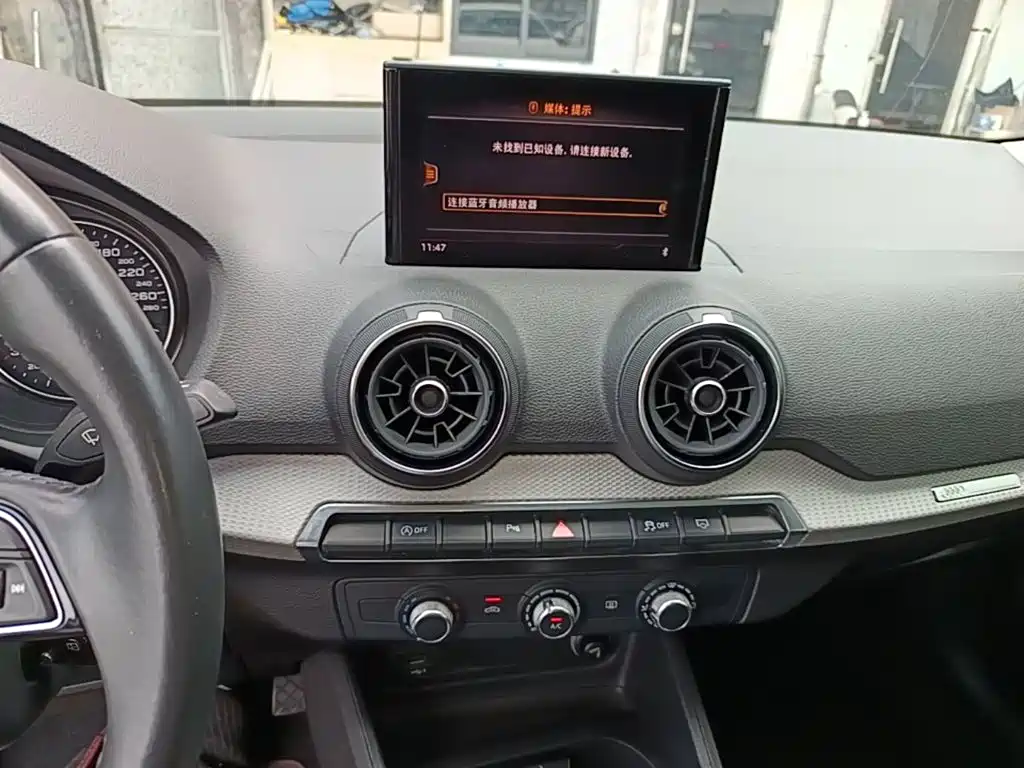 Фото 13 - Audi Q2L