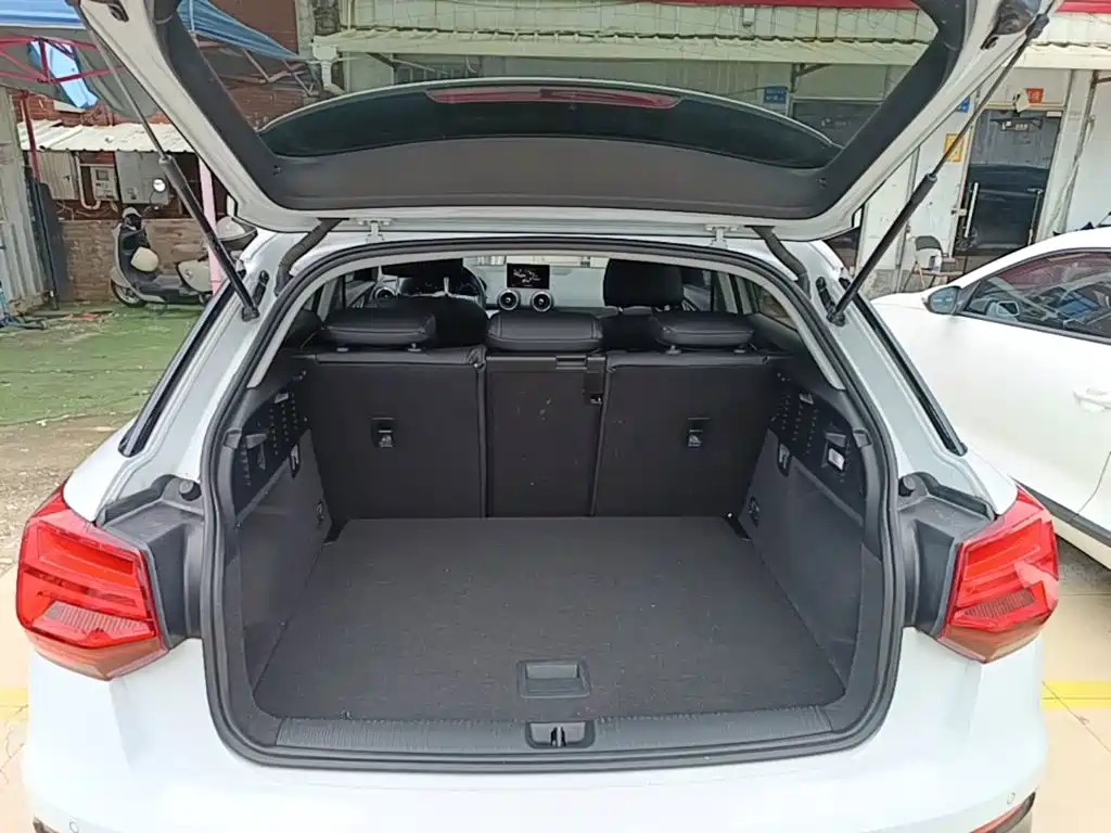 Фото 19 - Audi Q2L