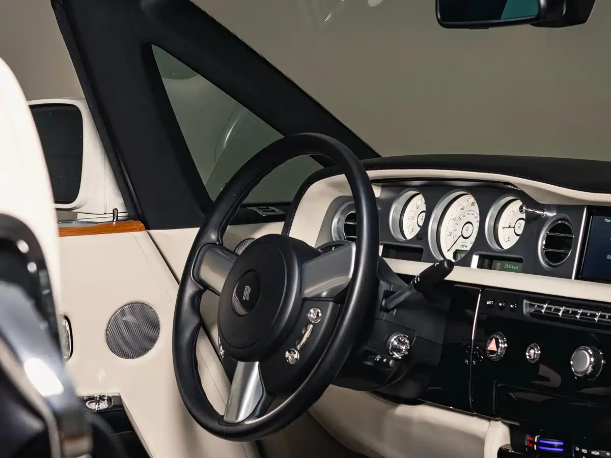 Фото 32 - Rolls-Royce Phantom