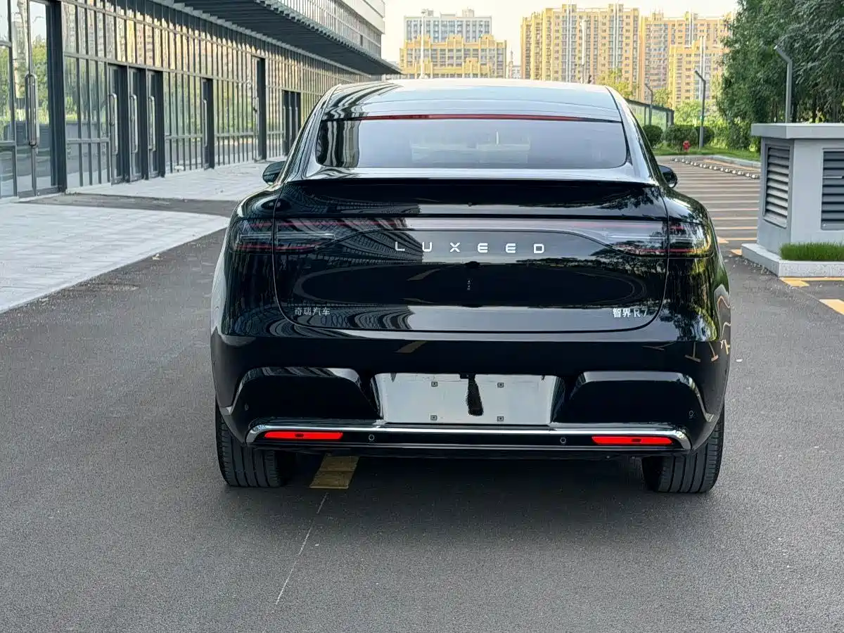 Фото 5 - Zhijie Luxeed R7