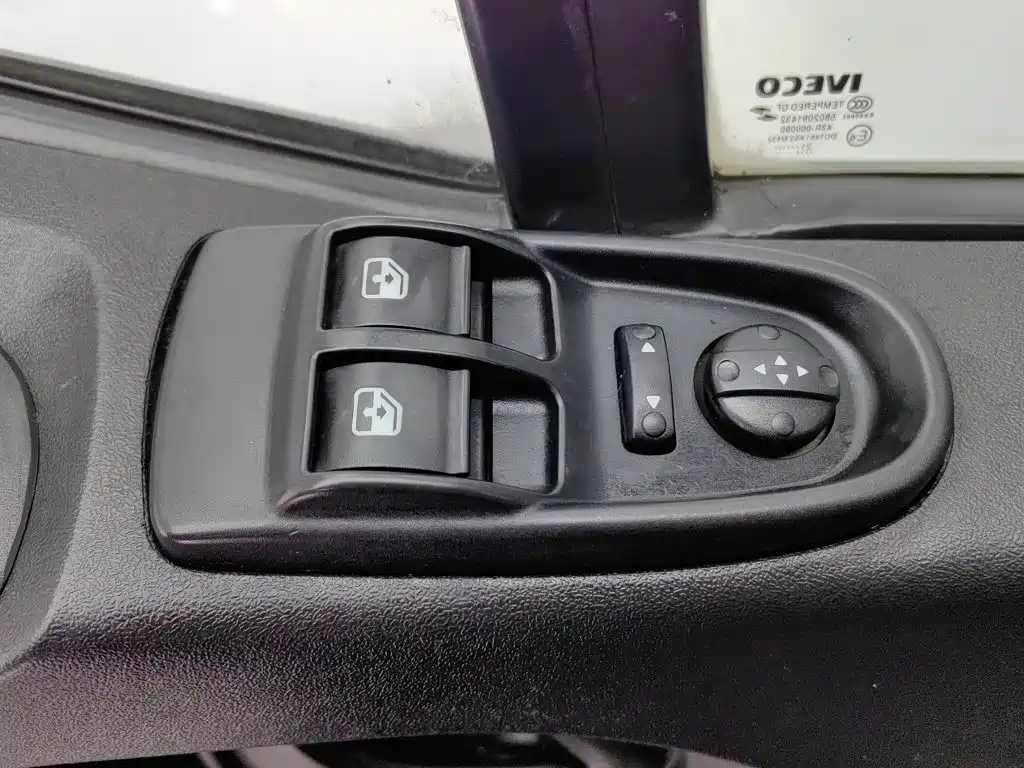 Iveco Daily 2021 2021 2.0T Manual Chaorui Long Wheelbase Short Overhang High Roof Sliding Door F1A