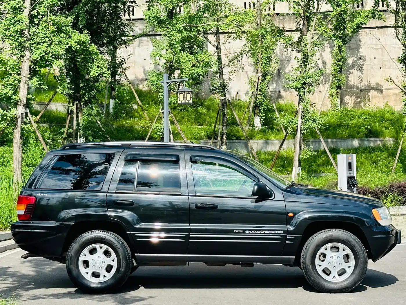 Фото 13 - Jeep Grand Cherokee