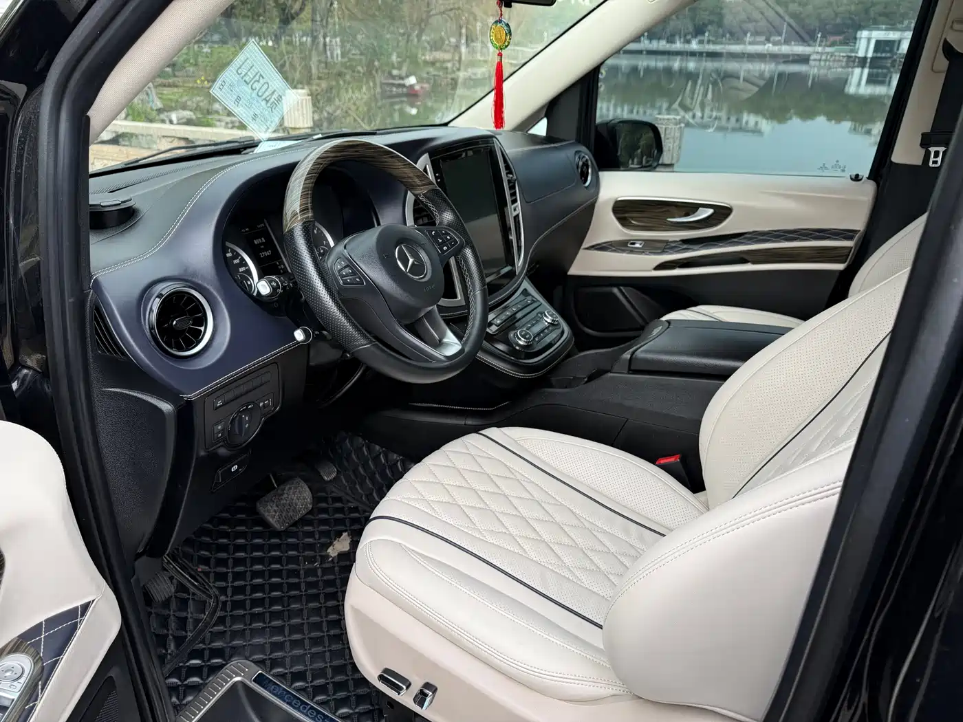 Mercedes-Benz Vito 2020 2.0T Business Edition (8-seater) фото 4