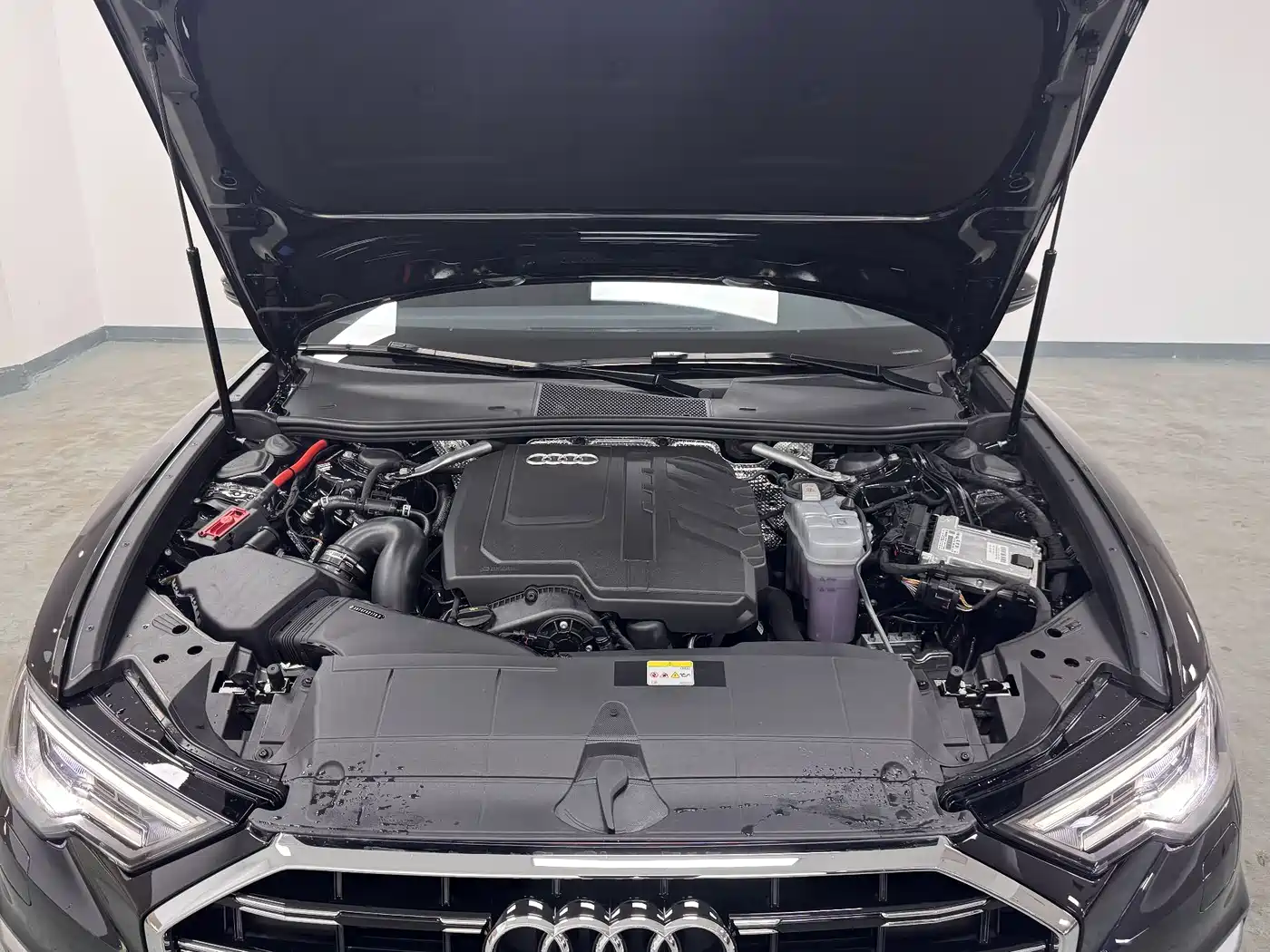 Audi A6L 2025 40 TFSI Luxury Sport фото 18