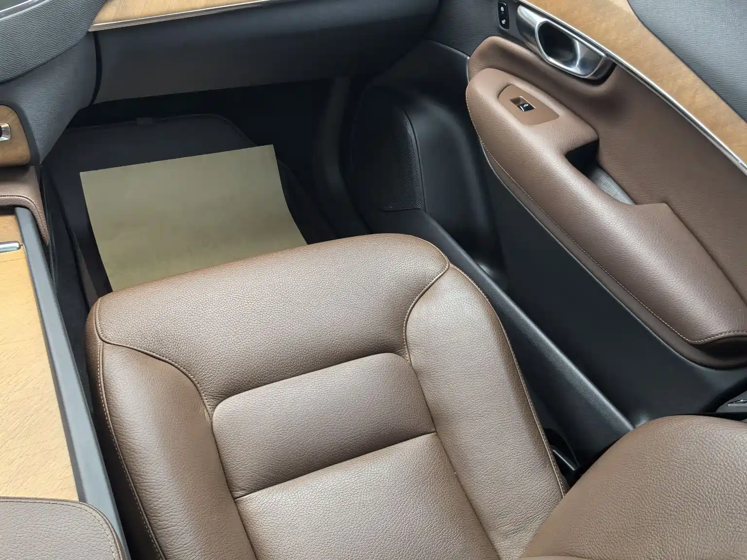 Фото 20 - Volvo XC90