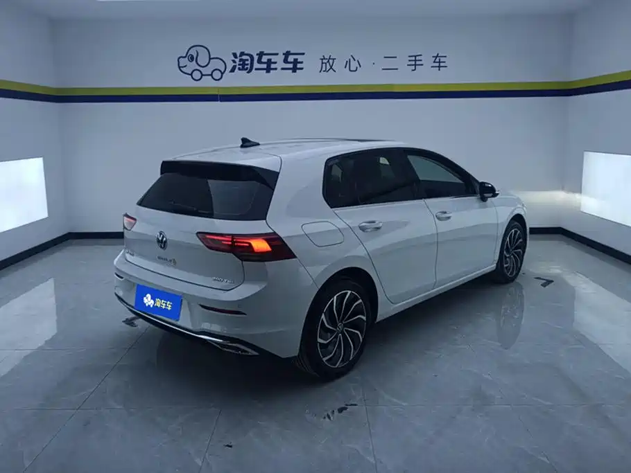Volkswagen Golf 2023 Facelift 280TSI DSG Pro фото 3