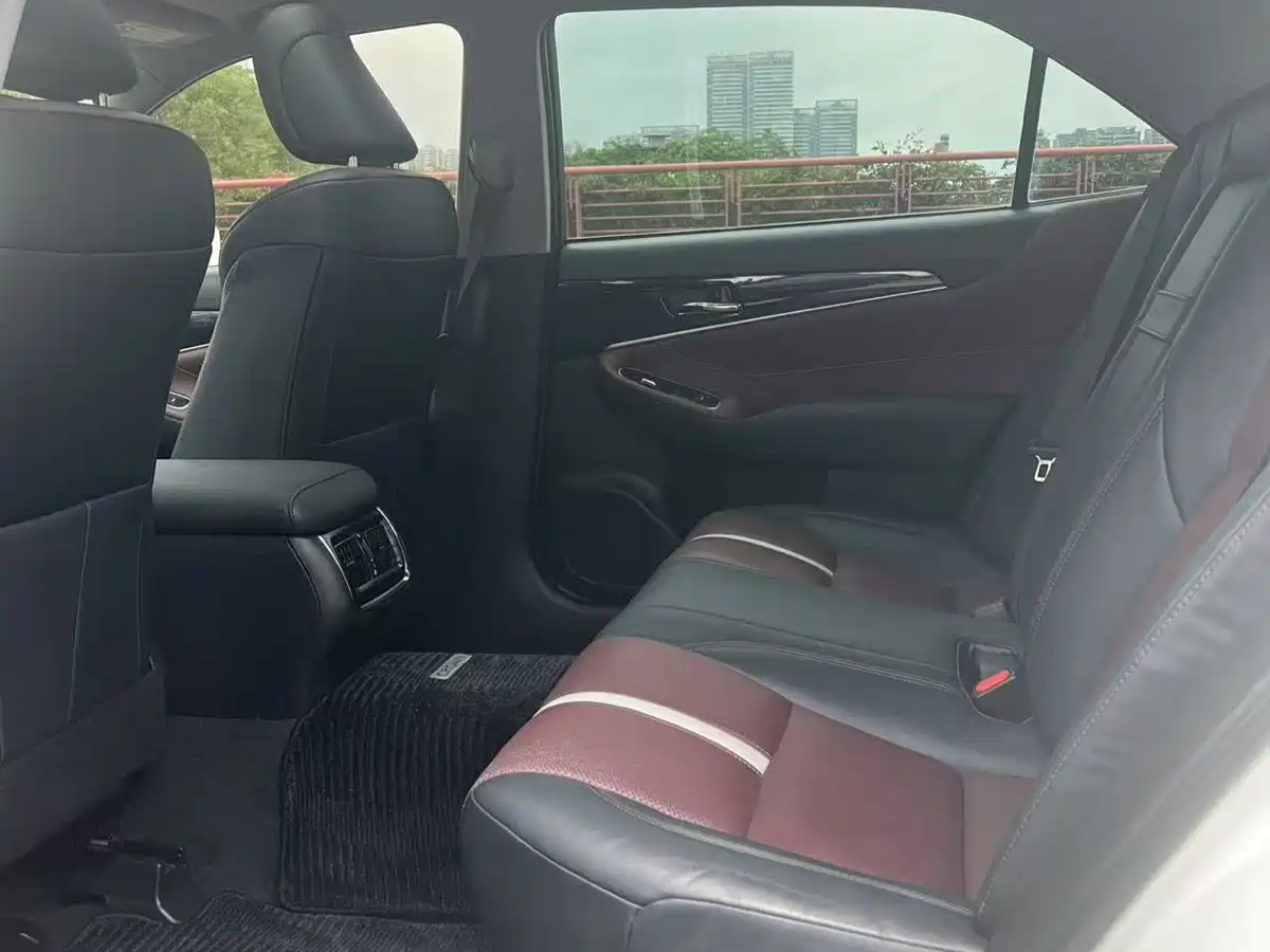 Toyota Crown 2017 2.0T Sport Edition фото 15