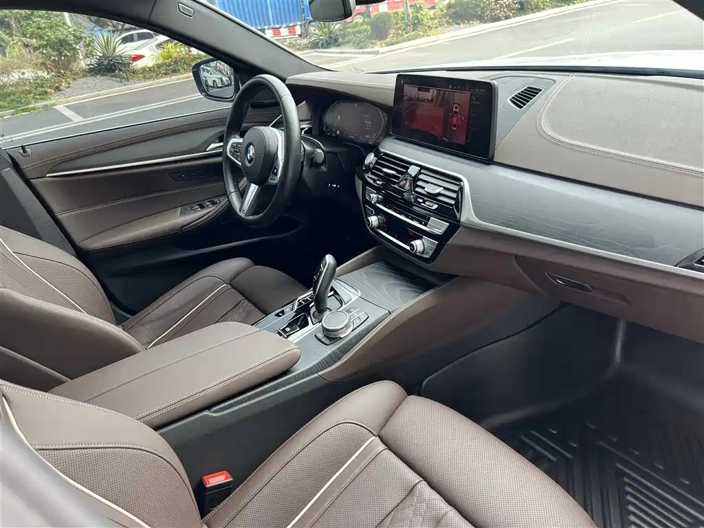 BMW 5 Series 2022 Facelift II 530Li Premium Package M Sport фото 28