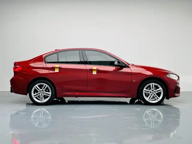 BMW 1 Series 2021 120i M Sport Shadow Edition фото 6