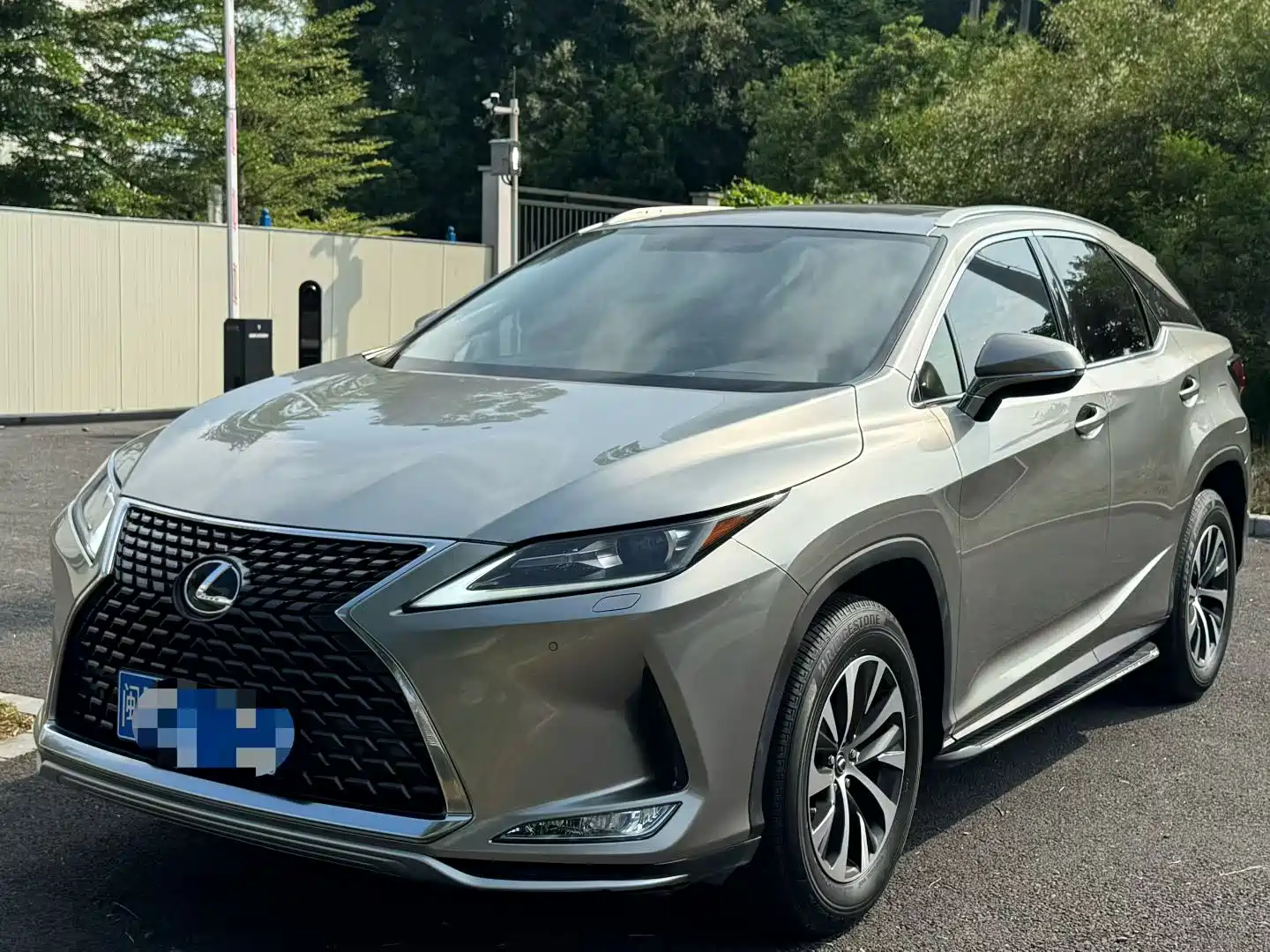 Фото 1 - Lexus RX
