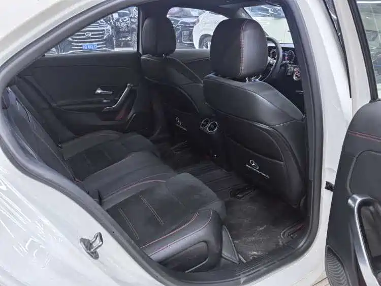 Mercedes-Benz A-Class 2023 A 200 L Fashion фото 8