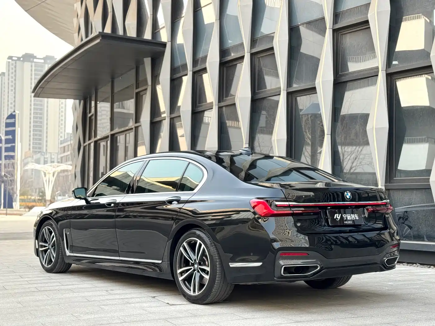 BMW 7 Series 2021 Model 730Li M Sport Package фото 23