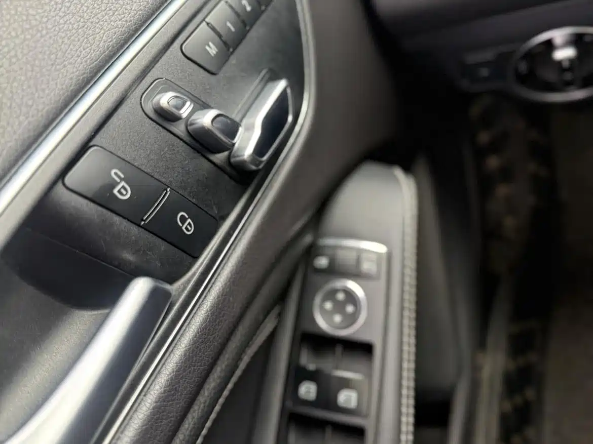 Mercedes-Benz GLA 2017 GLA 200 Dynamic фото 17