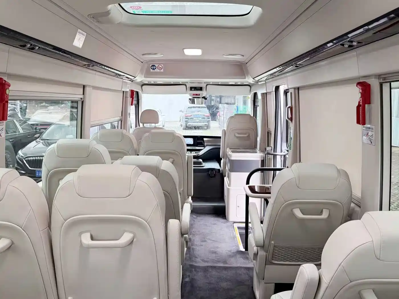 Hongqi Guoyue 2024 3.0T Flagship Edition 17-seater фото 12