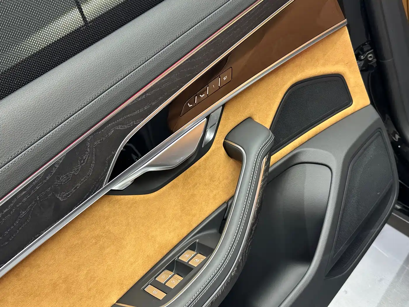 Фото 25 - Audi A8