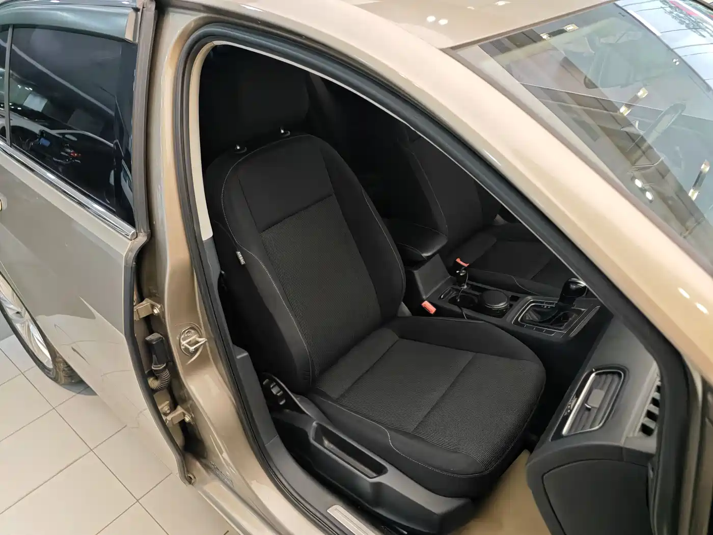 Volkswagen Golf 2015 1.6L Automatic Fashion фото 33