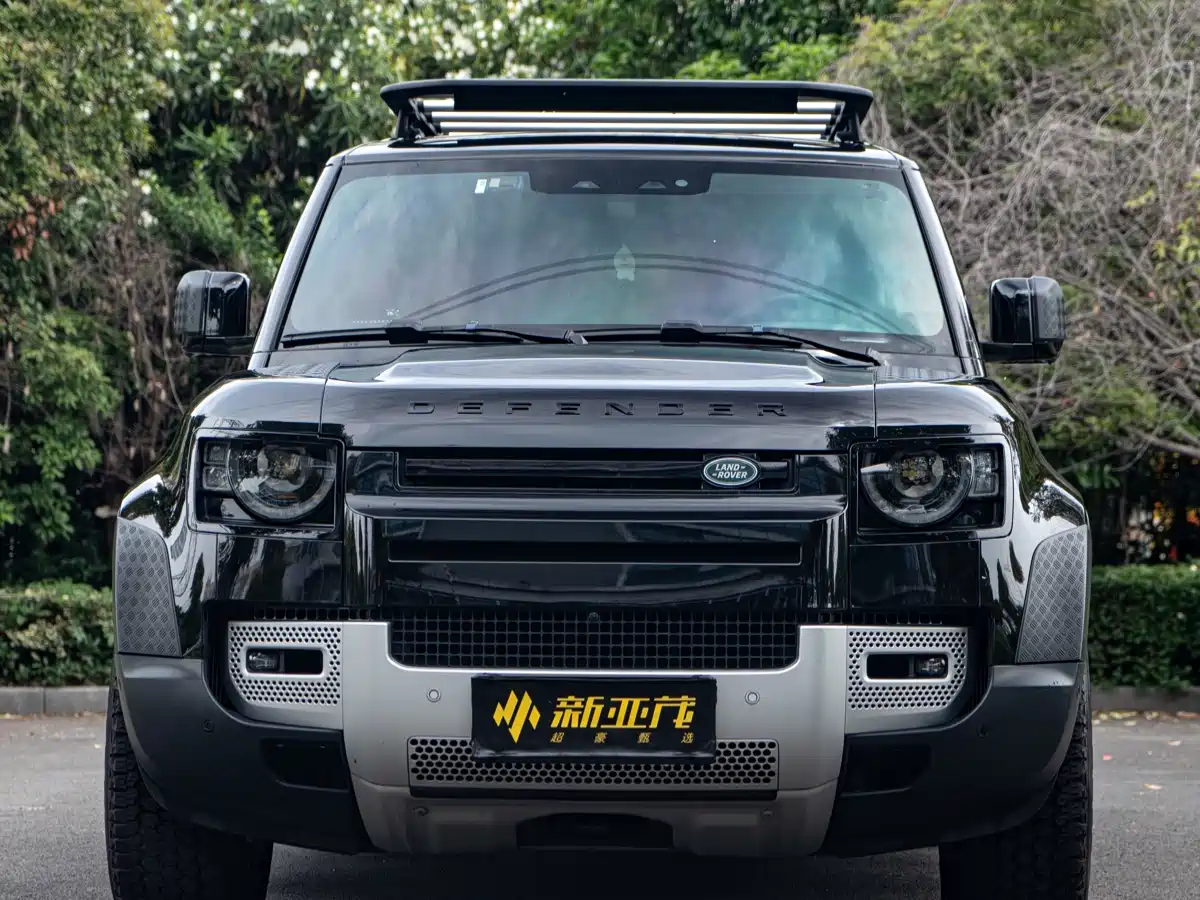 Land Rover Defender 2021 110 P400 Dark Special Edition фото 2