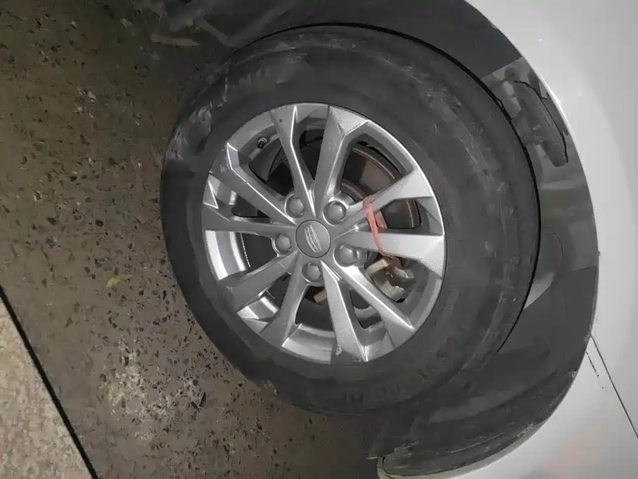 Photo 6 - Geely Emgrand