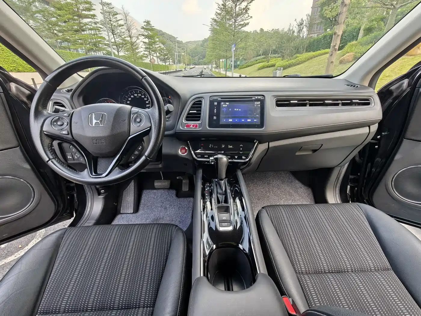 Honda Vezel 2015 2015 1.8L CVT FWD Luxury