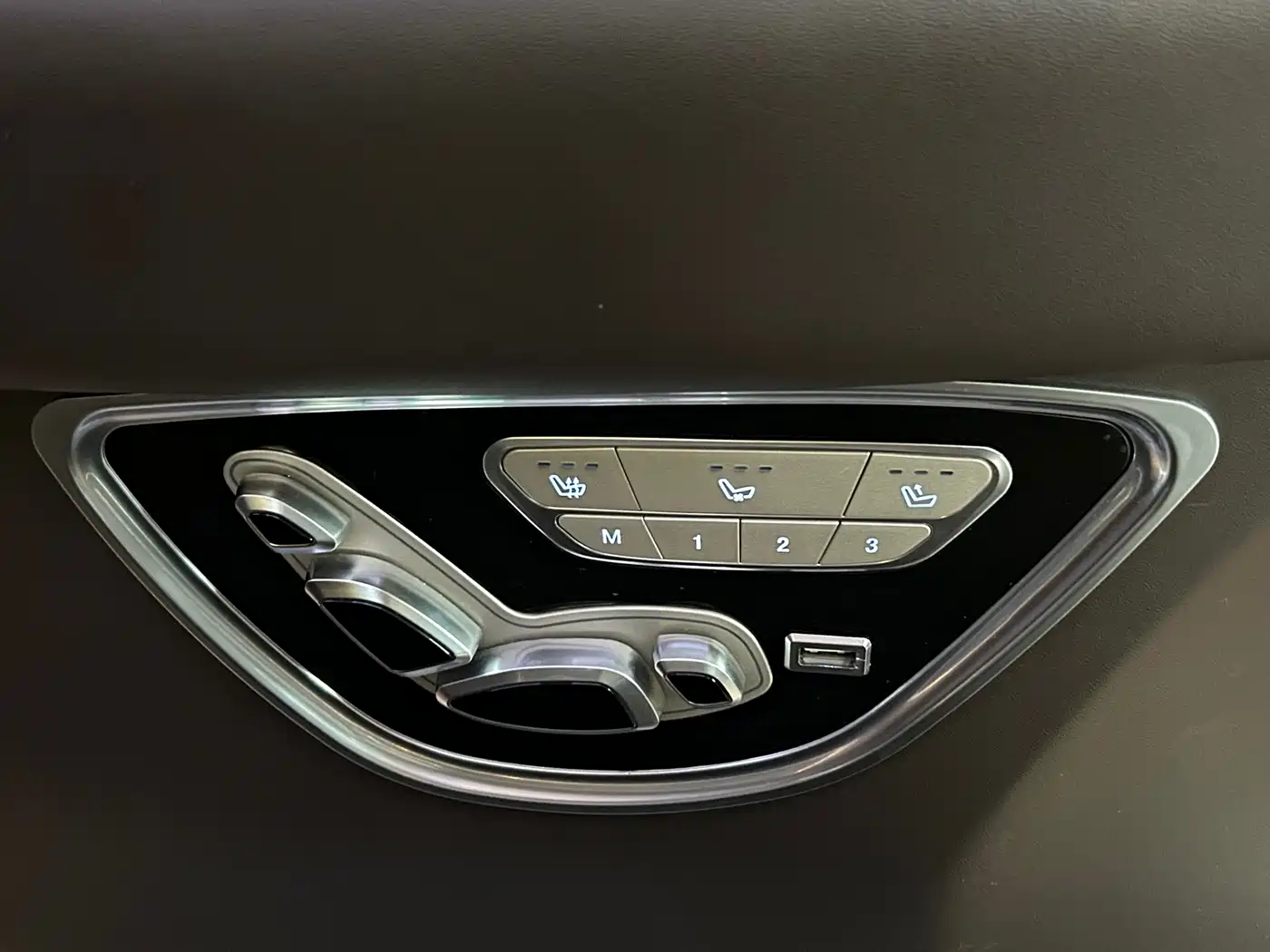 Mercedes-Benz Vito 2023 2.0T Business 7-Seater фото 19