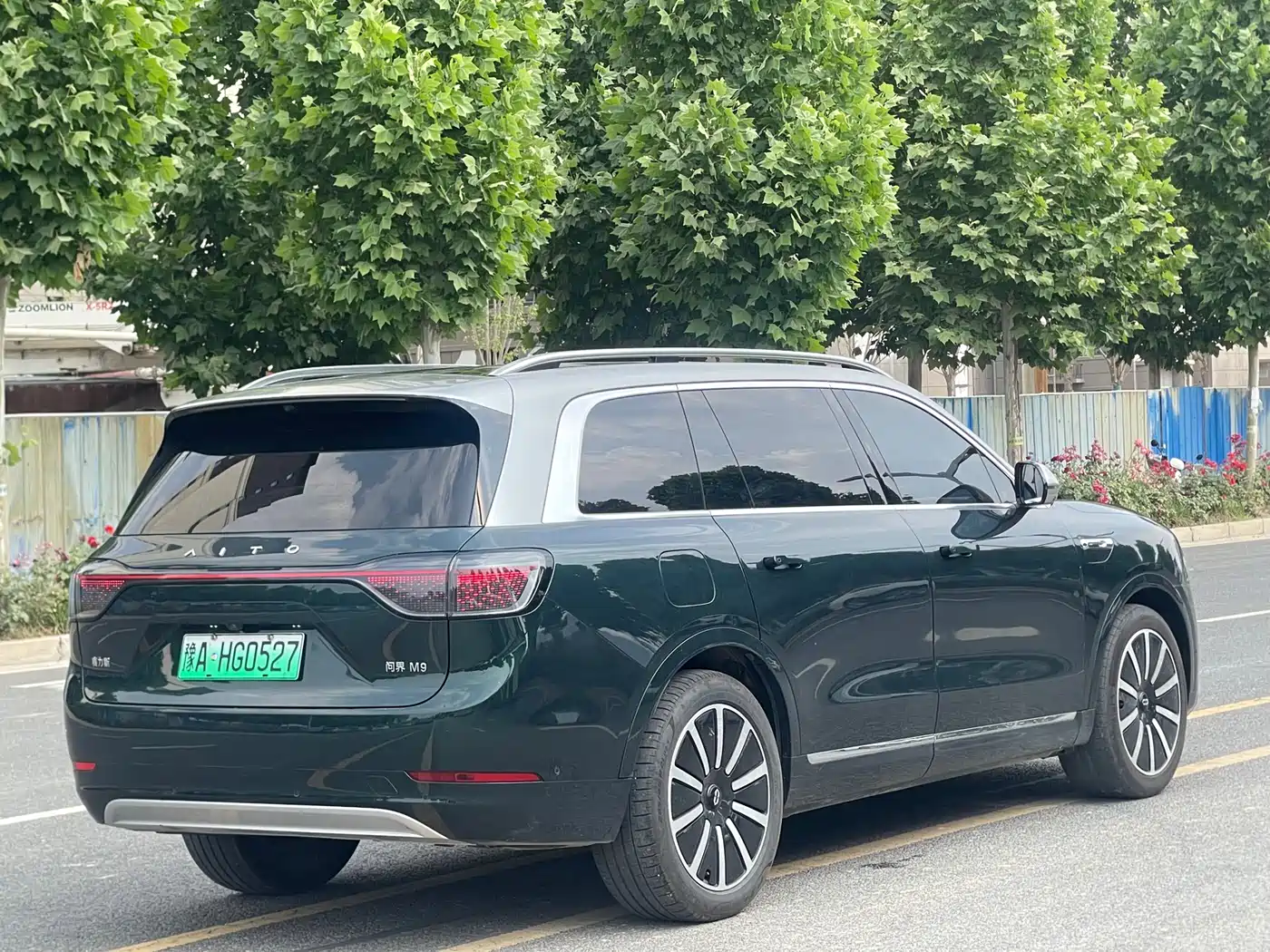 AITO Wenjie AITO M9 2024 Range Extender Max Edition 42kWh 6-seater фото 9