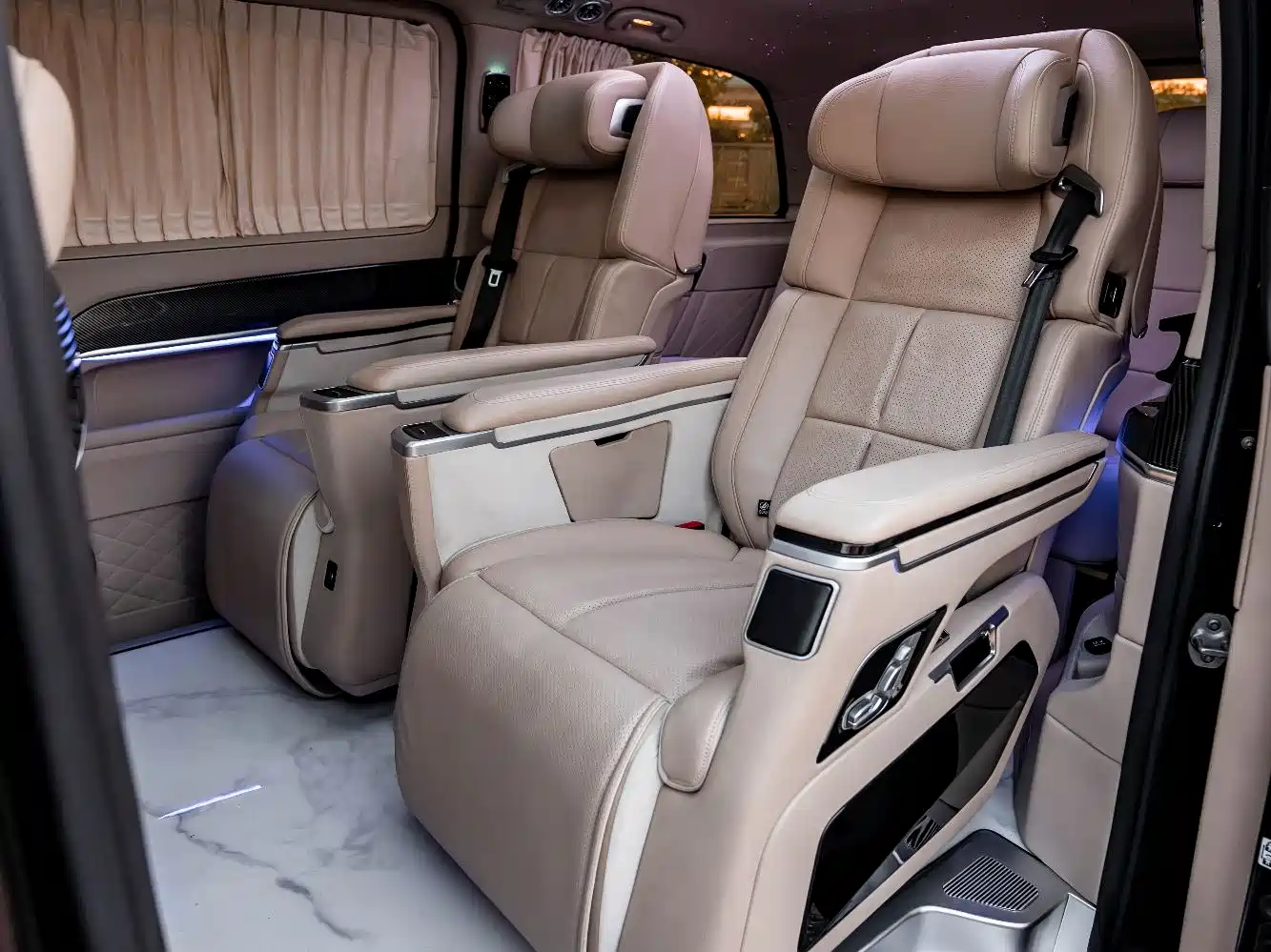 Mercedes-Benz V-Class 2017 Model V 260 Pilot Edition фото 18