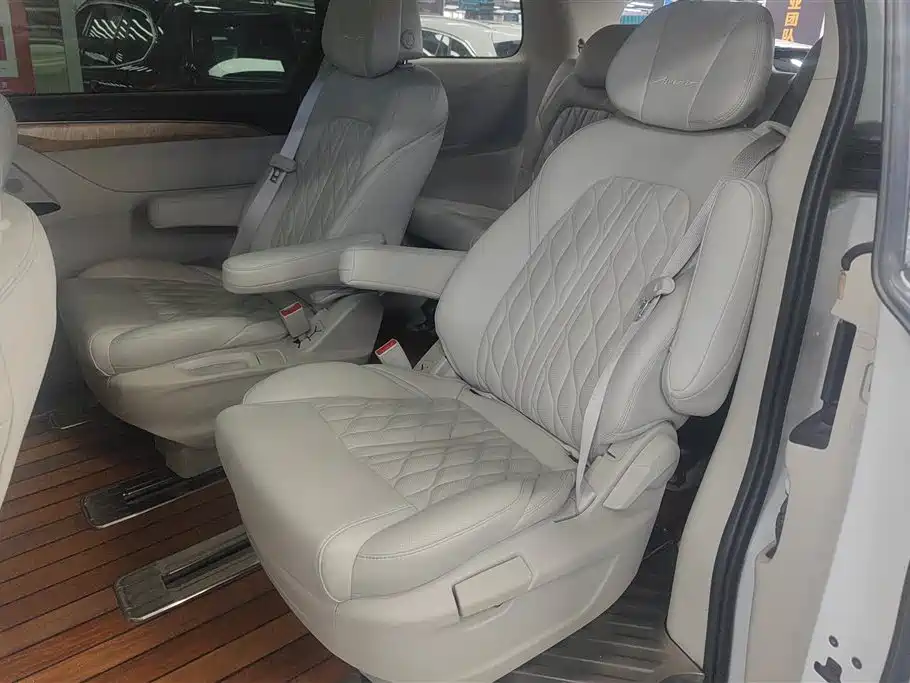 Buick GL8 2018 ES 28T Comfort Type China VI фото 11