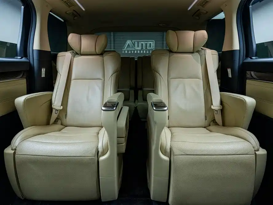 Toyota Alphard 2021 Hybrid 2.5L Luxury фото 11