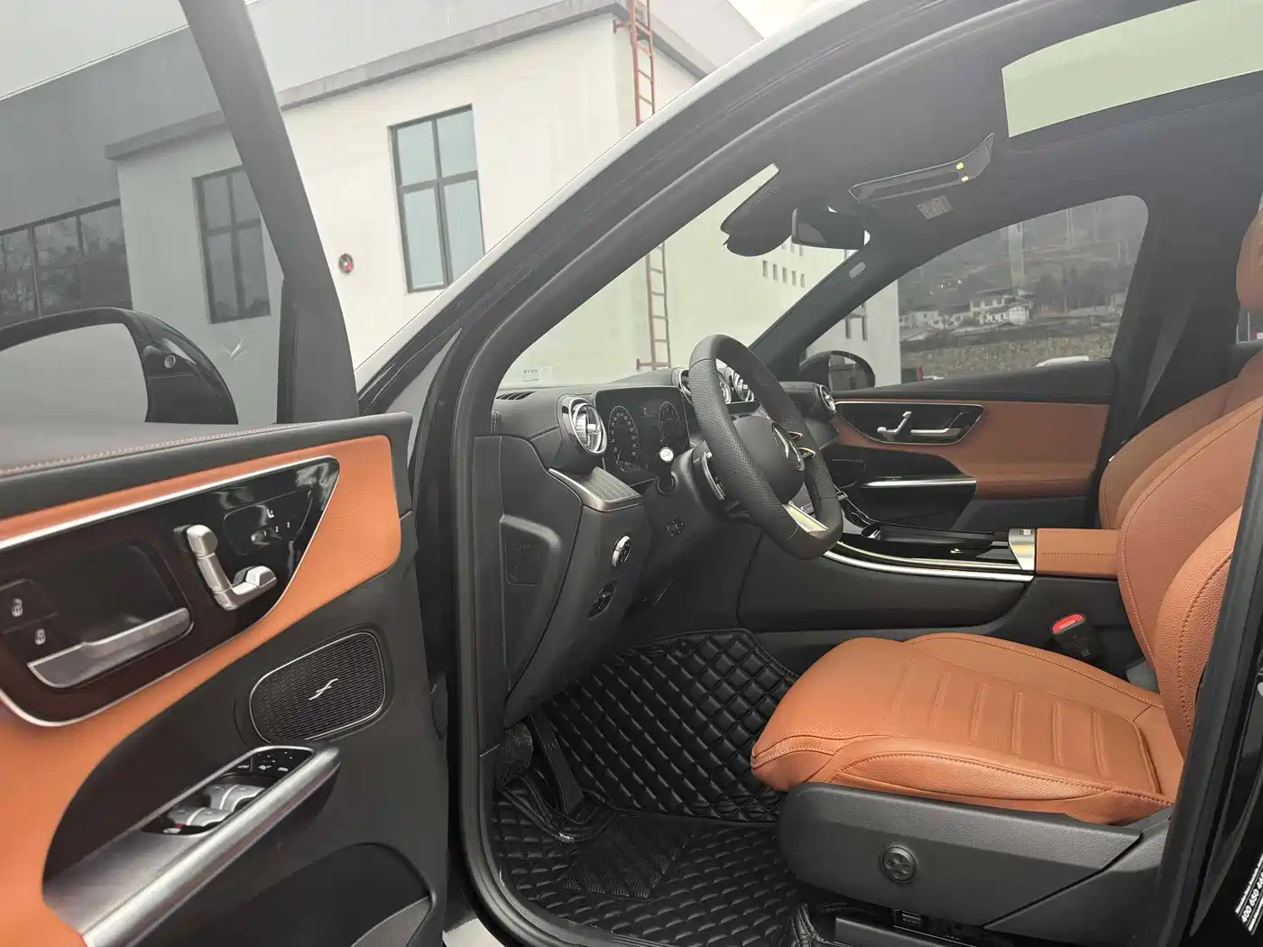 Mercedes-Benz GLC 2024 GLC 260 L 4MATIC Dynamic 7-seater фото 4