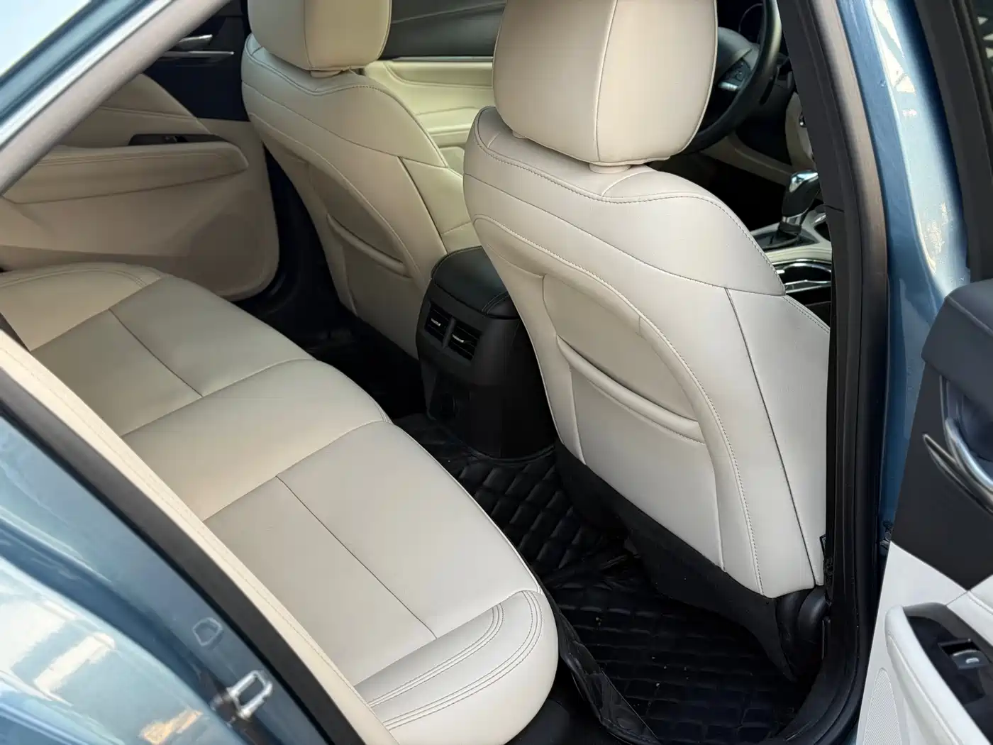 Cadillac CT4 2023 25T Luxury Model фото 12