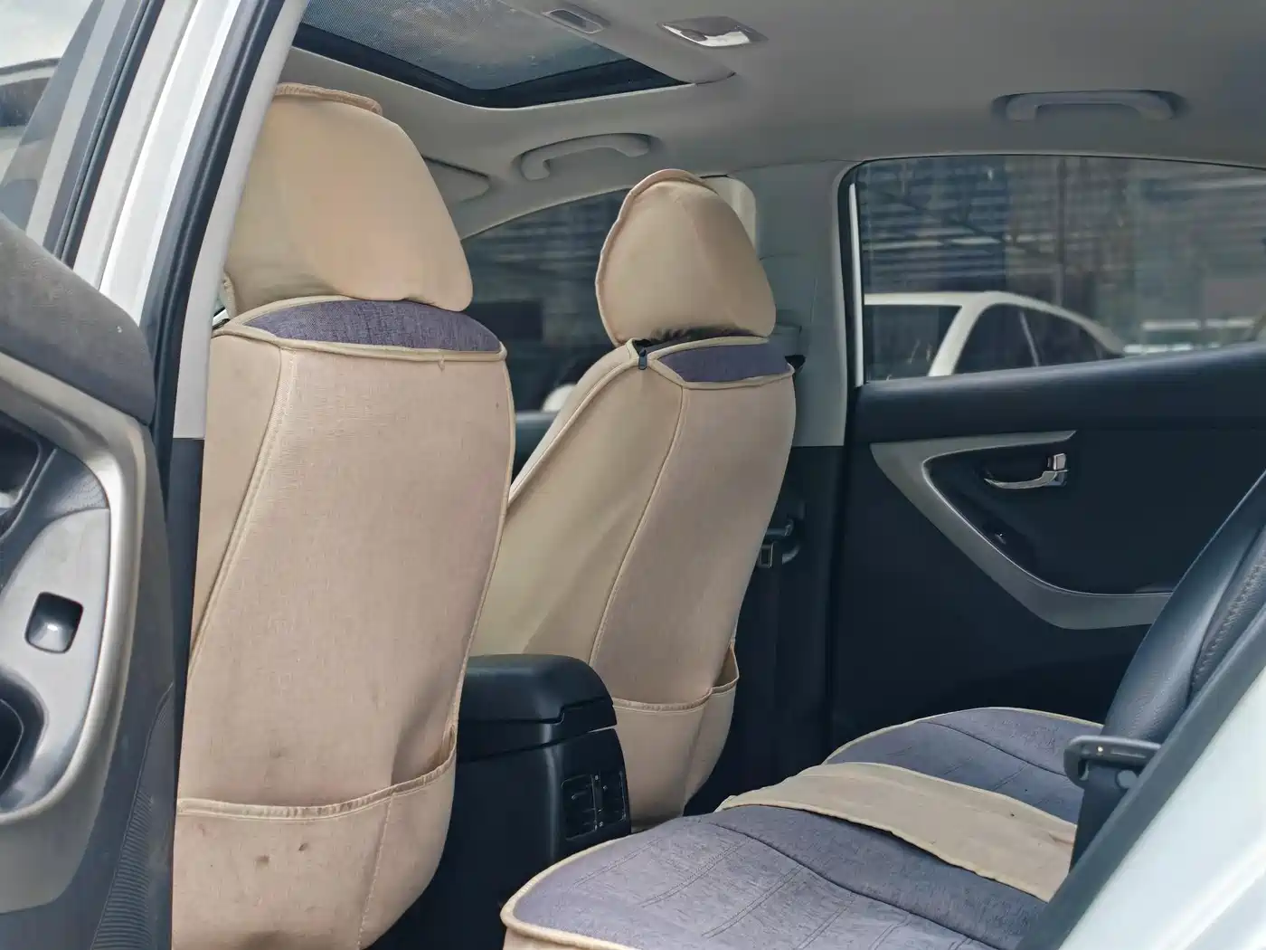 Hyundai Langdong 2013 1.6L Automatic Premium фото 4