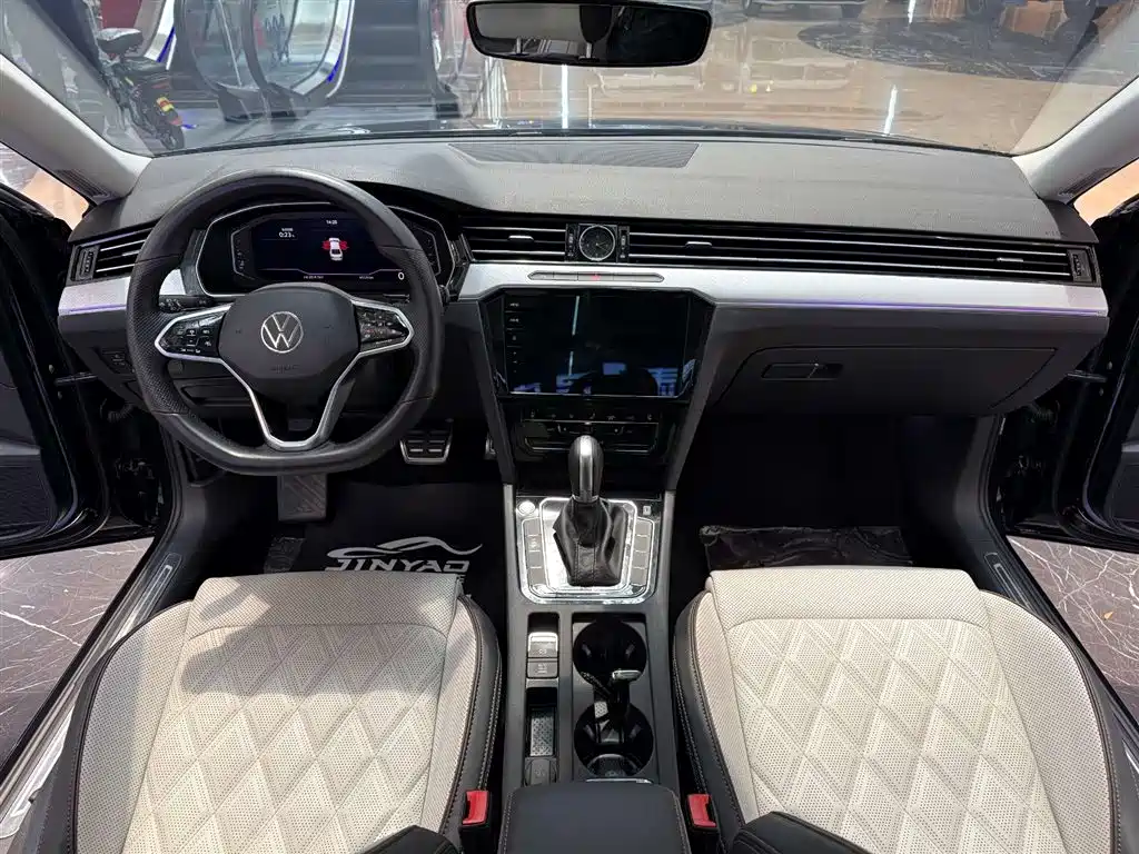 Volkswagen Magotan 2023 Model 2 Million Commemorative Edition 330TSI DSG Luxury фото 5