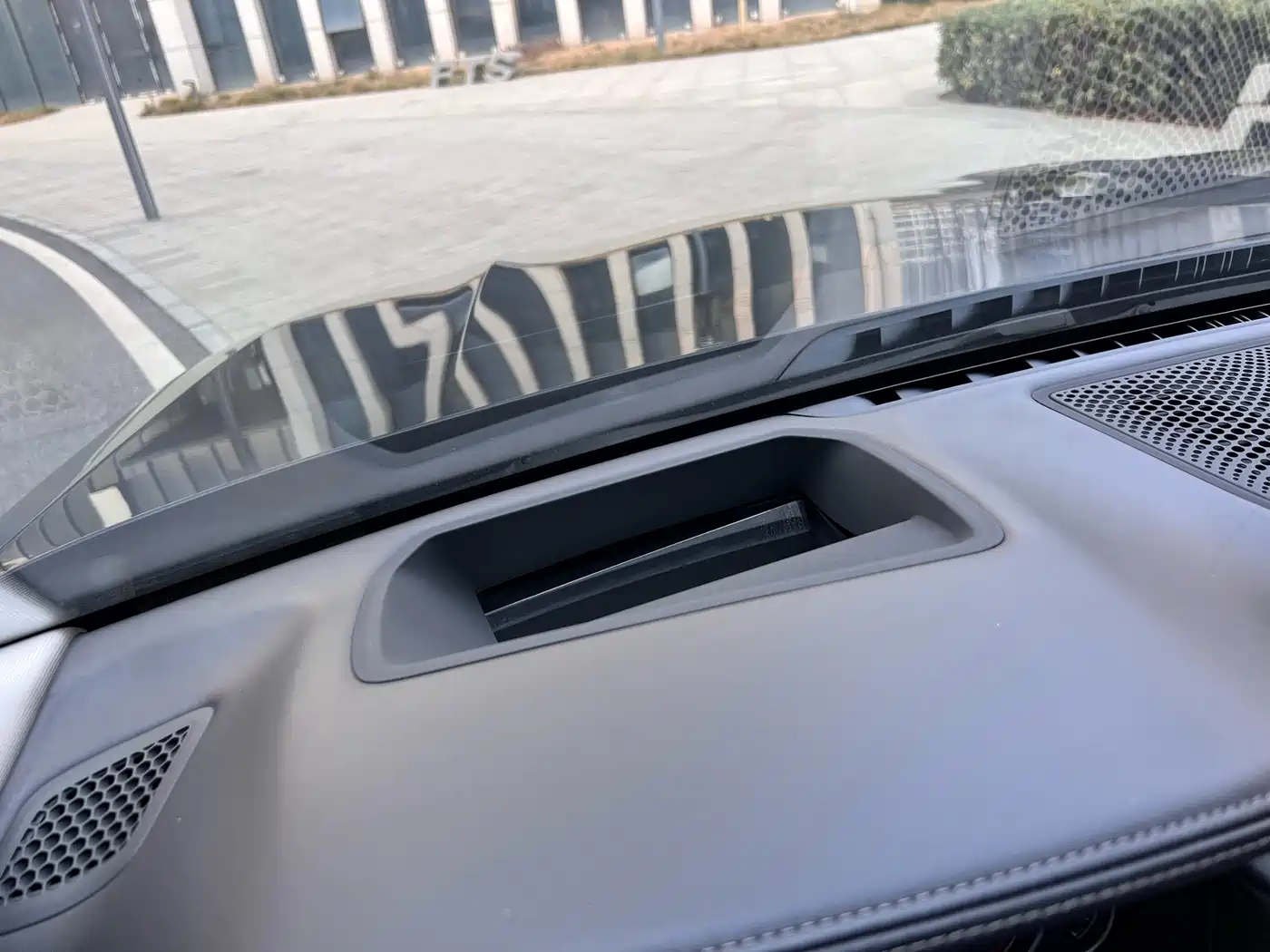 BMW 7 Series 2017 740Li Leading Edition фото 13