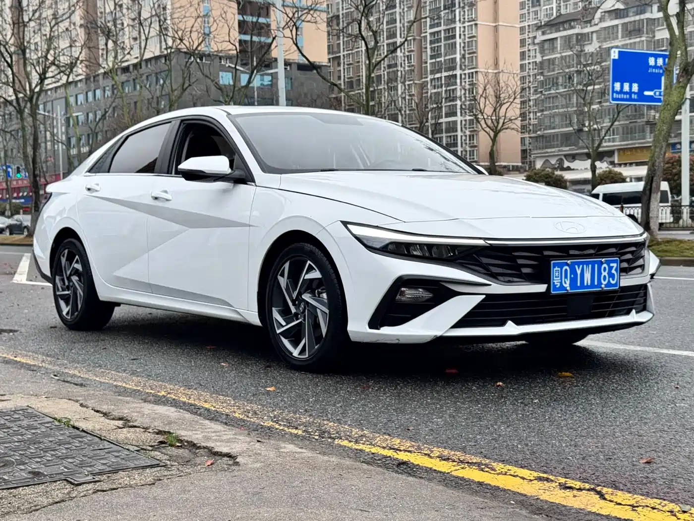 Hyundai Elantra 2023 1.5L CVT GLX Elite Edition фото 2
