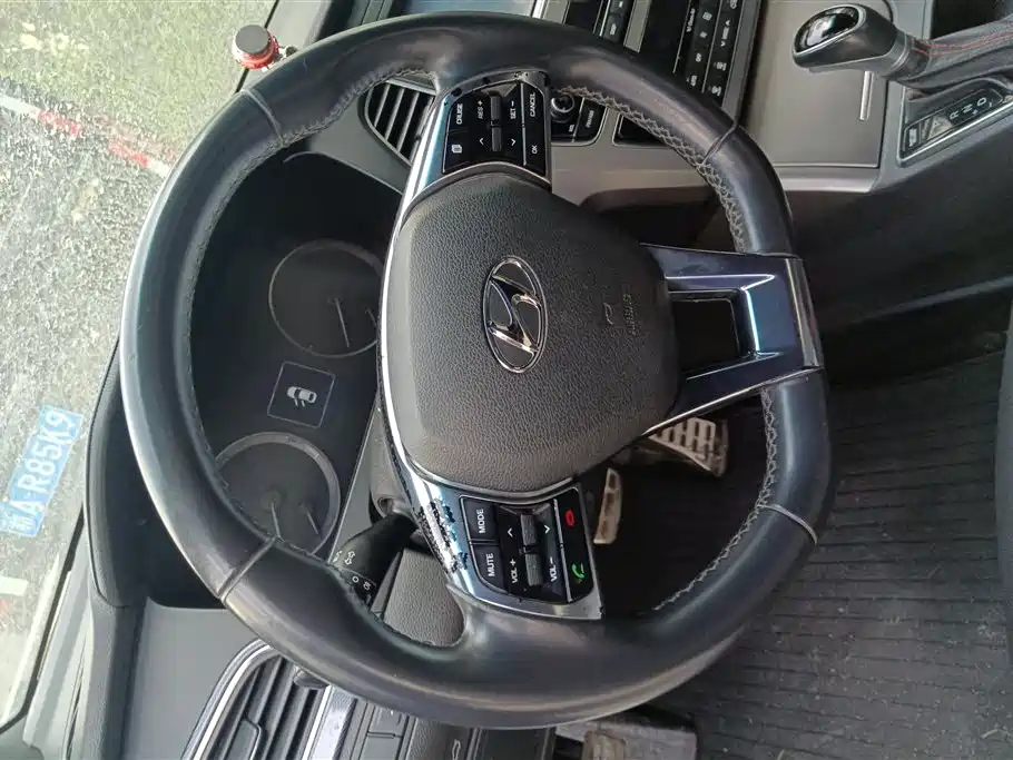 Hyundai Sonata 2015 1.6T GLS Smart фото 14
