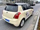 Photo 3 - Suzuki Swift