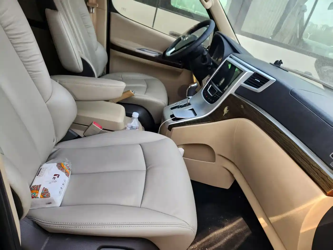 Jinbei Grace 2016 2014 Model 2.7L Automatic Flagship Long Wheelbase 9-seater 2TR