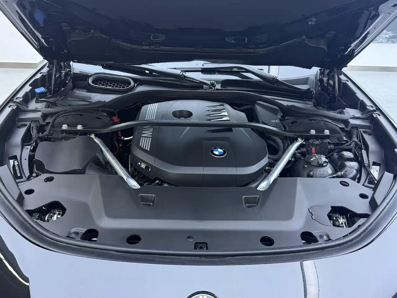 BMW 7 Series 2023 Model 735Li M Sport Package фото 21