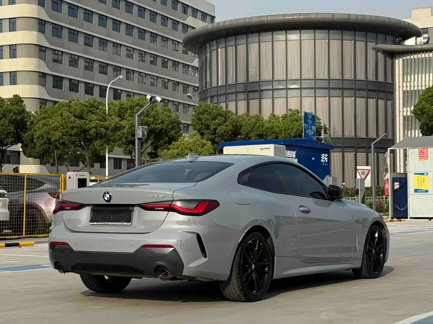 BMW 4 Series 2022 425i M Sport Shadow Night Package фото 12