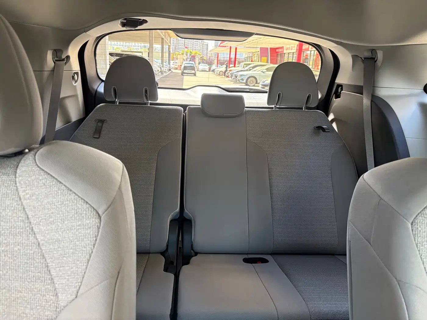 Toyota Sienna 2024 2.5L Hybrid Comfort Edition фото 13