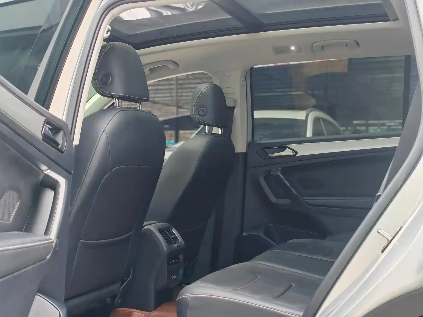 Volkswagen Tiguan L 2019 330TSI Automatic 2WD Panorama Comfort Edition China VI фото 6