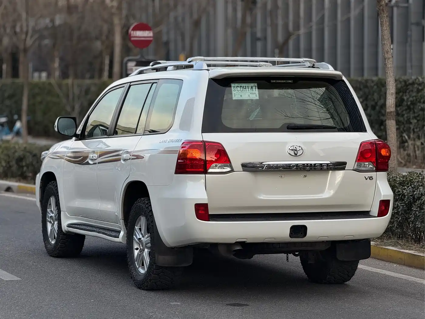 Toyota Land Cruiser (Import) 2015 4.0L V6 Middle East Low Configuration Edition фото 4