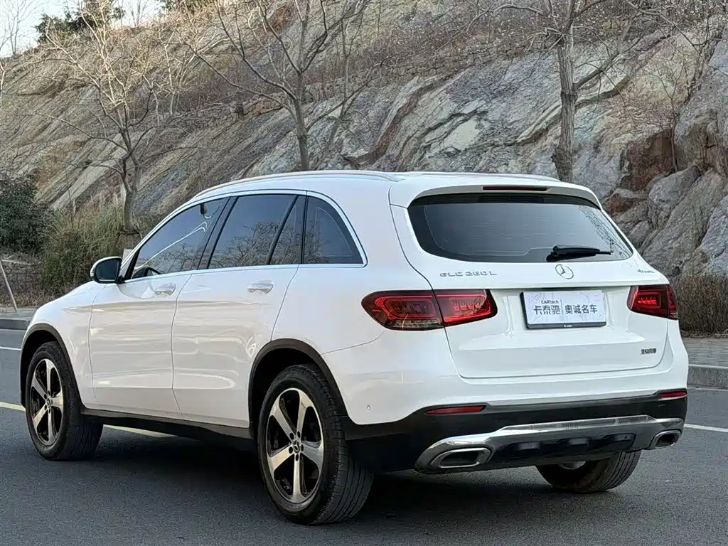 MERCEDES-BENZ GLC