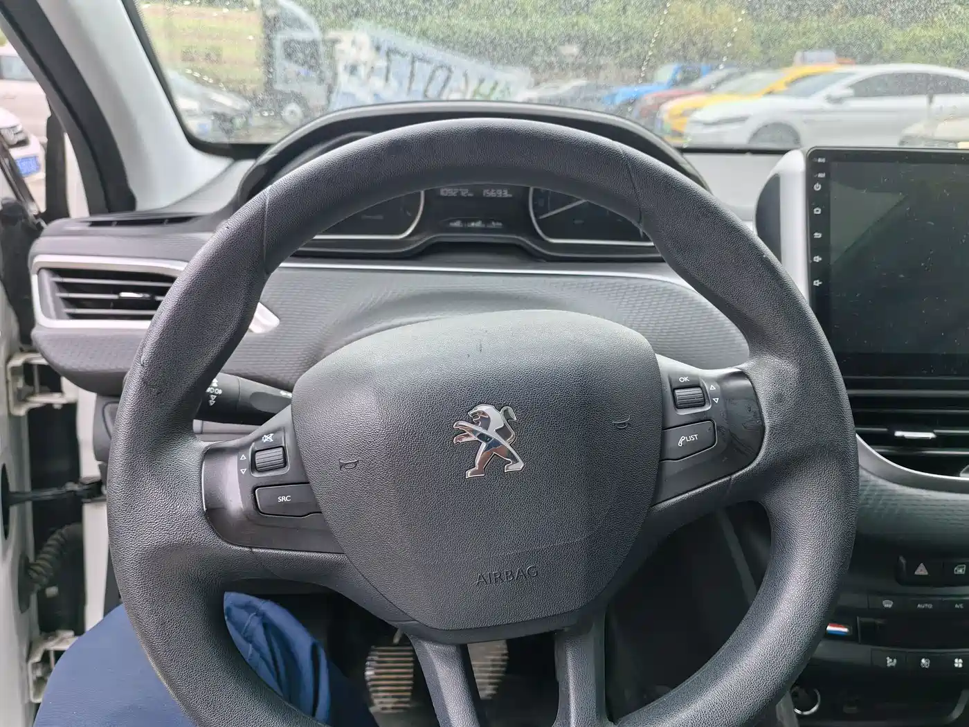 Peugeot 2008 2014 1.6L Manual Fashion Edition фото 4