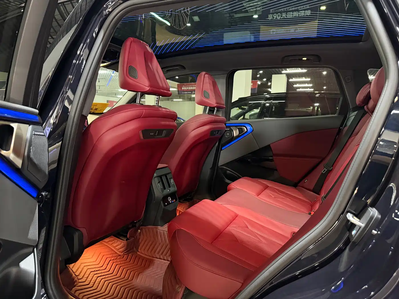 BMW X3 2025 xDrive30L Premium Model M Sport Black Package фото 5