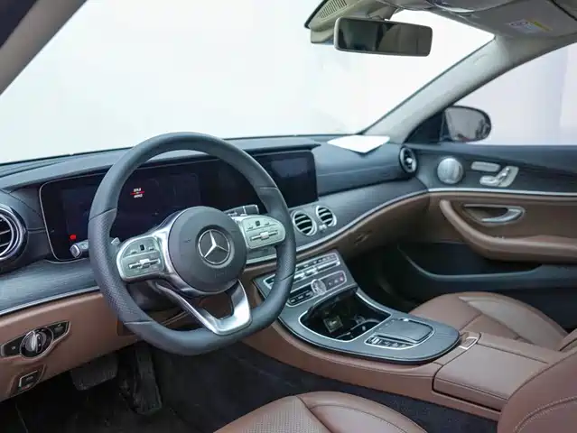 Mercedes-Benz E-Class 2020 E 300 L Sport Fashion Model — фото 5