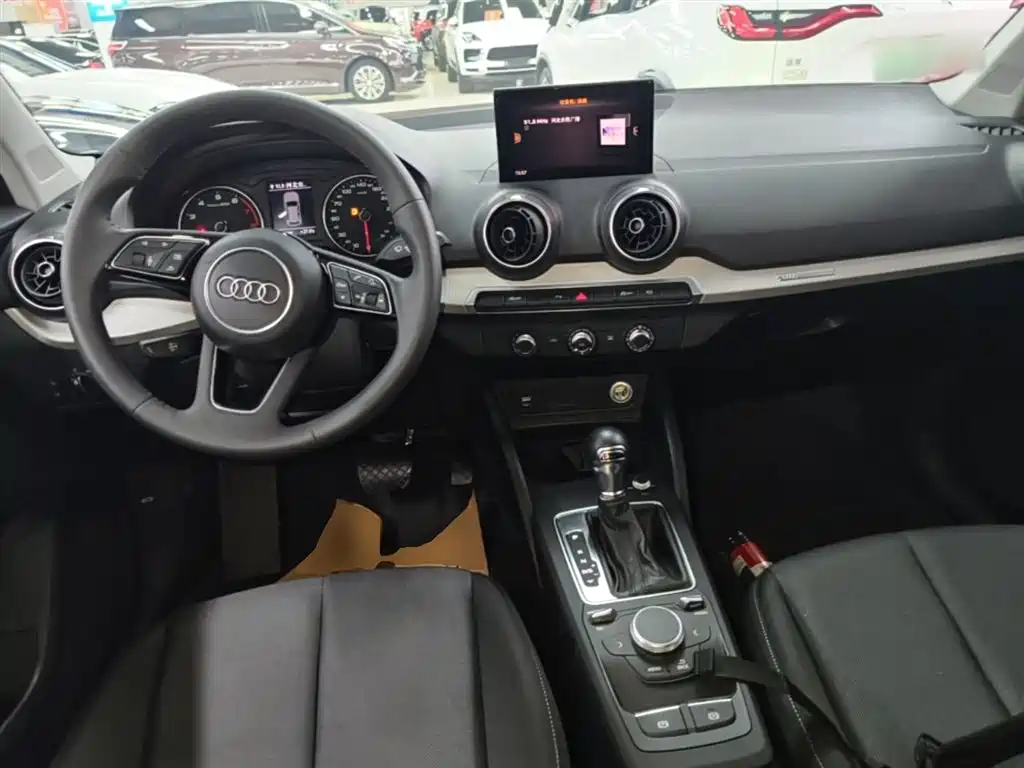 Audi Q2L 2020 35 TFSI Progressive Dynamic Model фото 10