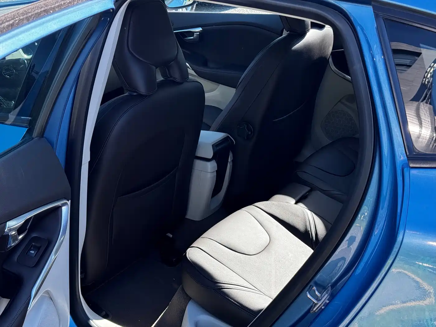 Фото 14 - Volvo V40