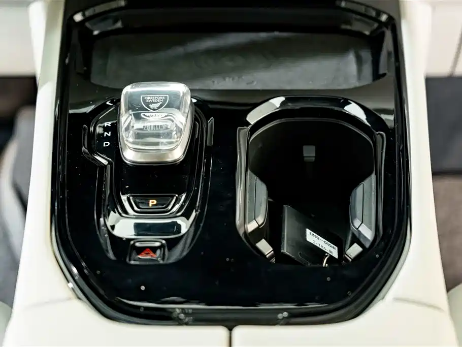 Volvo EM90 2025 2025 Ultra Six-Seater